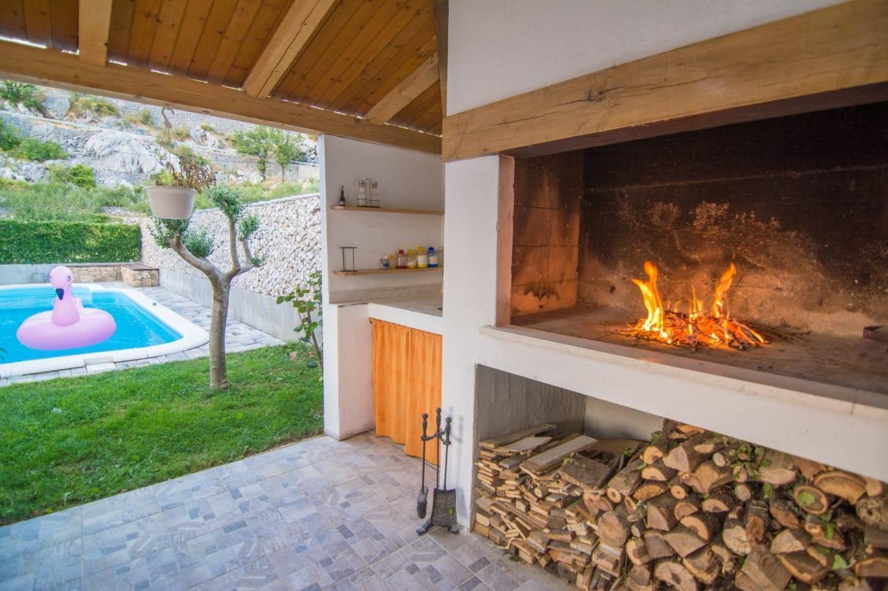 Village Holiday Apartman With Heated Pool Maslina Kostanje Exterior foto