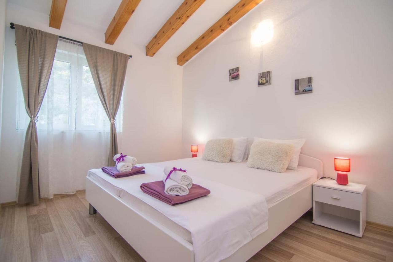 Village Holiday Apartman With Heated Pool Maslina Kostanje Exterior foto