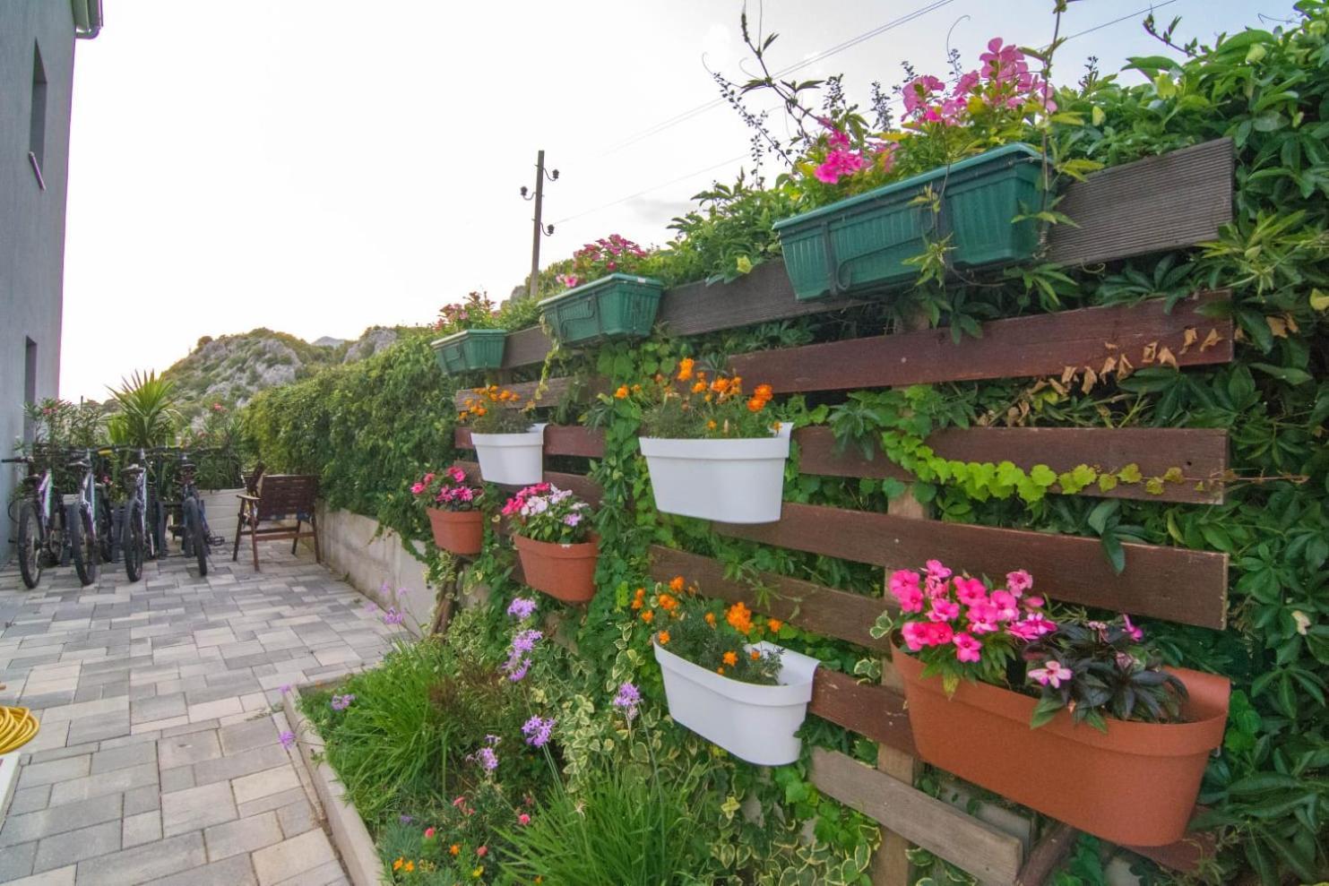 Village Holiday Apartman With Heated Pool Maslina Kostanje Exterior foto